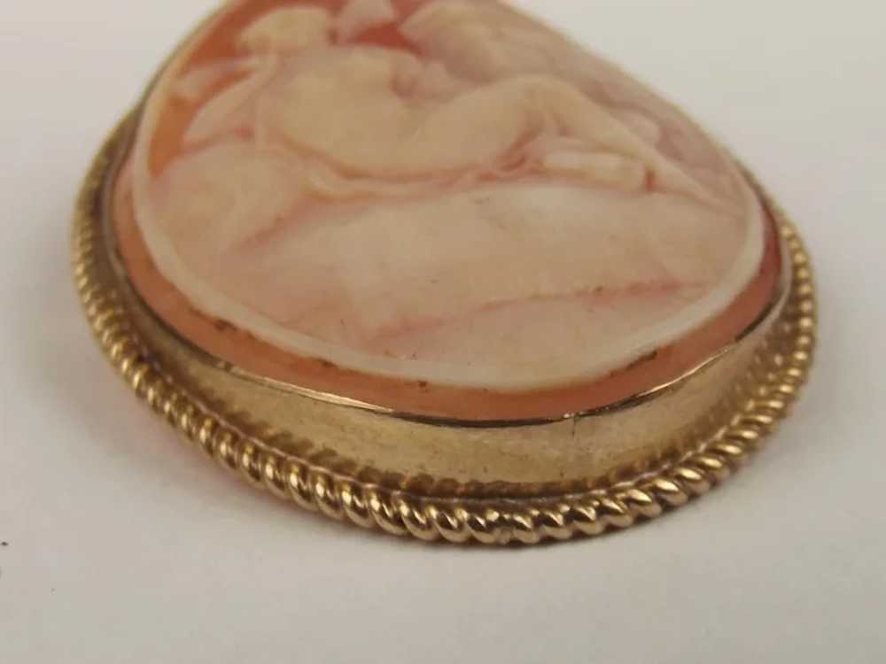 1992 9ct Yellow Gold Cameo Brooch - image 6