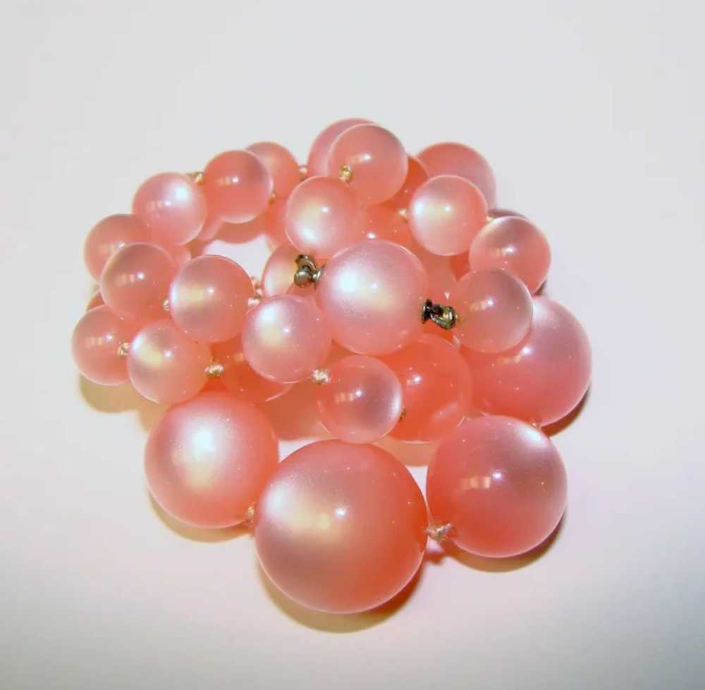 Gorgeous Pink MOONGLOW LUCITE Vintage Beads Neckl… - image 2