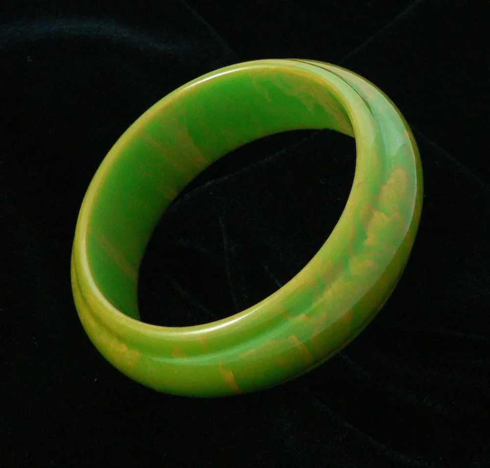 Pistachio Green Marbled Bakelite Bangle - image 3