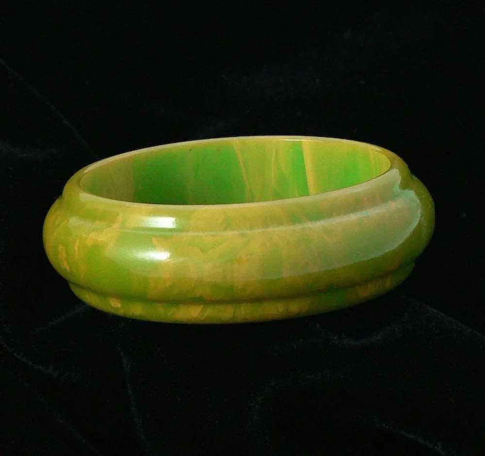 Pistachio Green Marbled Bakelite Bangle - image 4