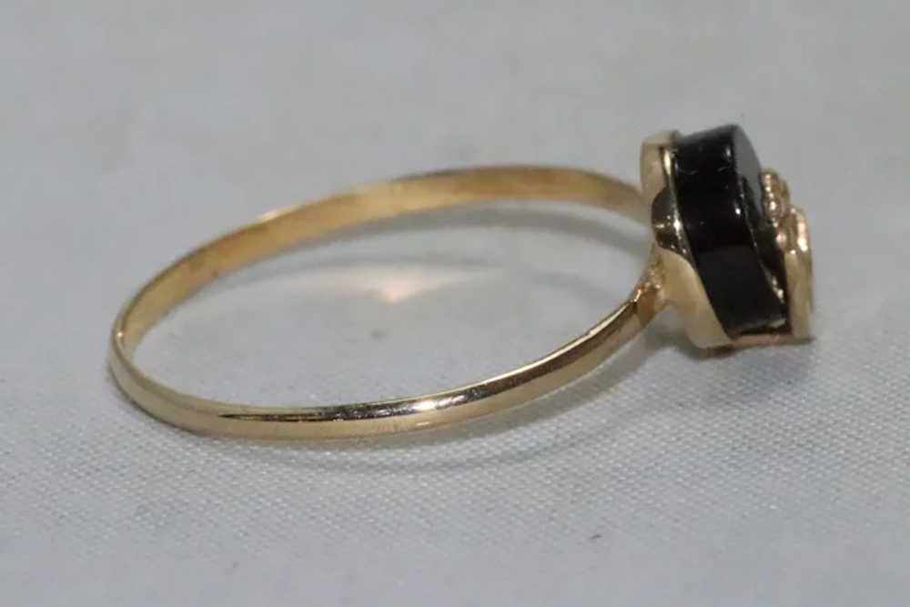 14K Yellow Gold Onyx Flower Ring - image 3