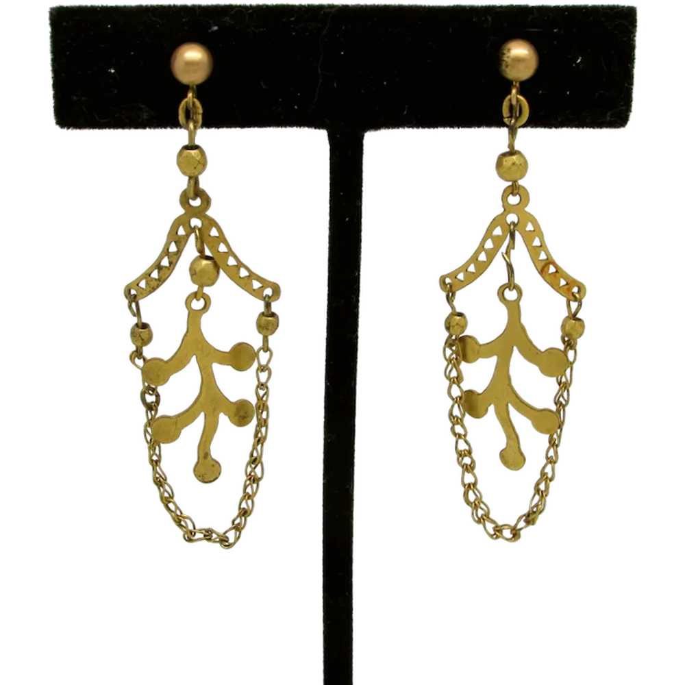 Dangling Leaf Inside Delicate Chain Earrings - image 1