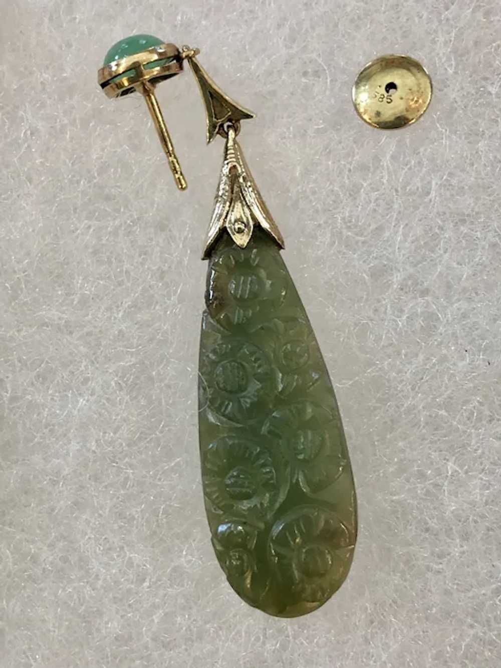 Art Deco Carved Jade 14K Gold Earrings - image 4