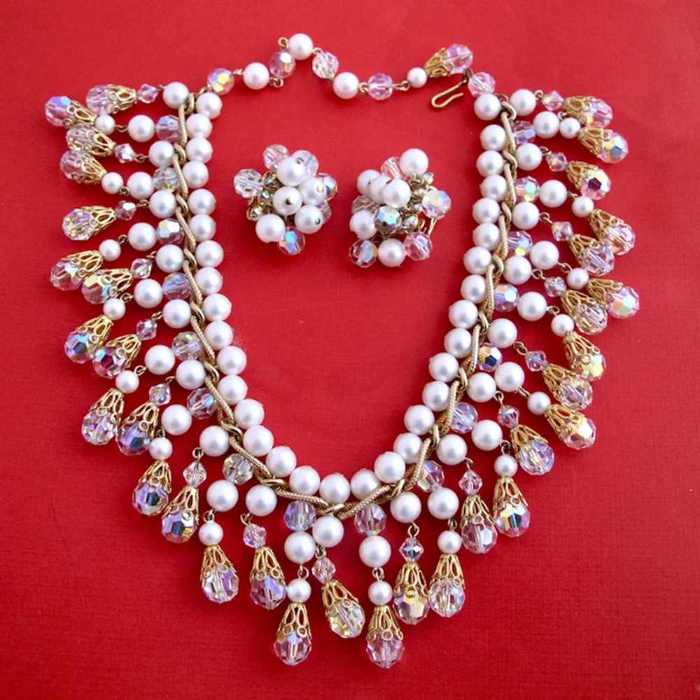 Vintage Faux Pearl and Crystal Dangle Necklace - image 3