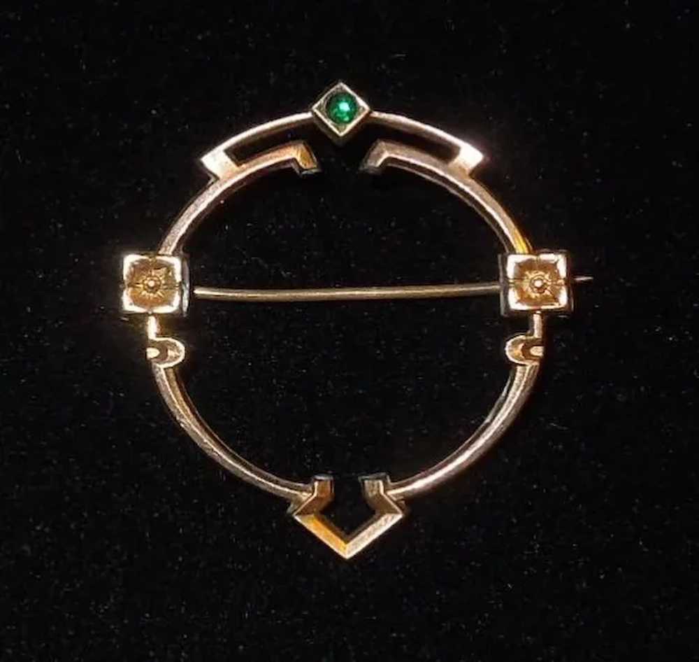 Victorian Gold Tone Circular Brooch - image 4