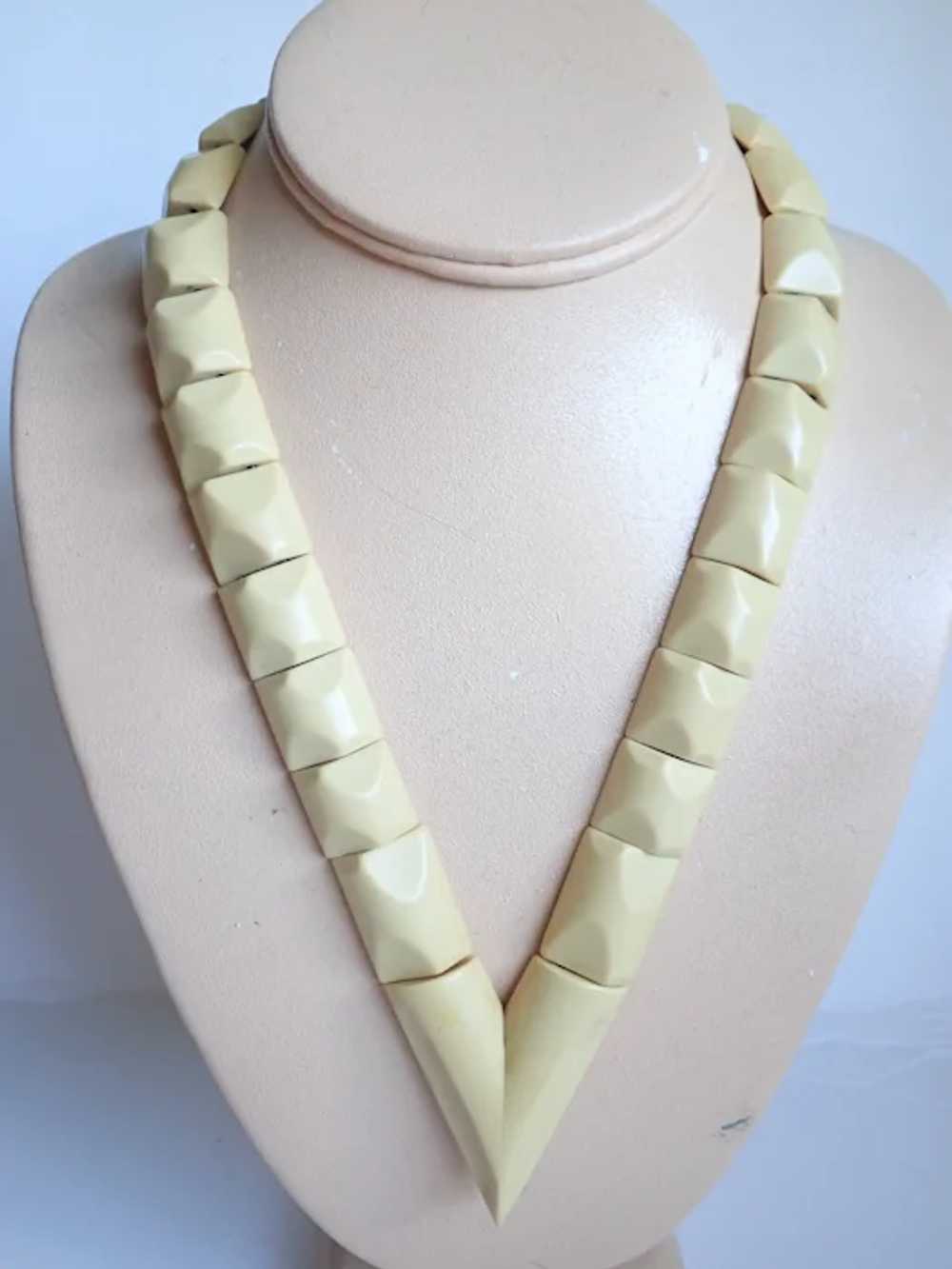 Vintage Art Deco Style Faux Ivory Necklace - image 2