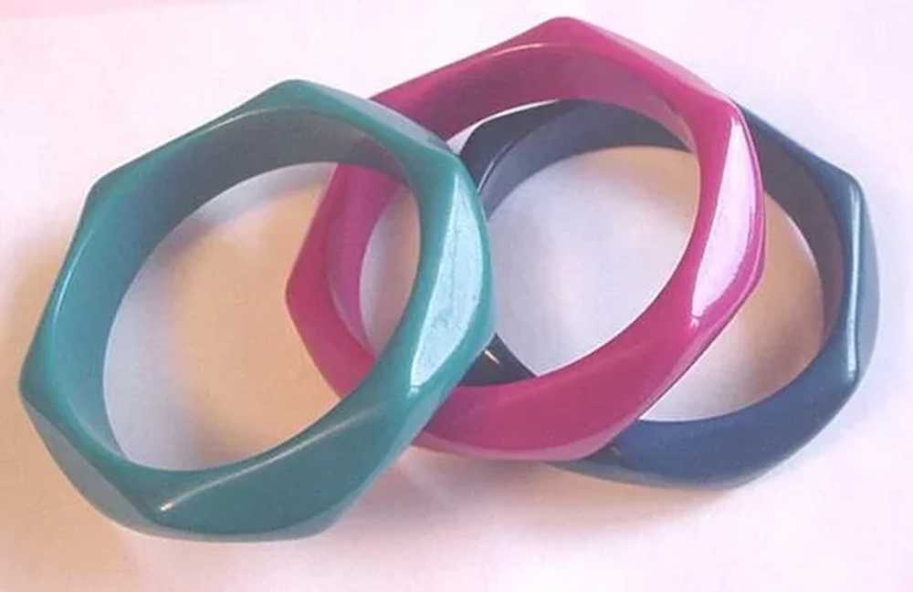 Vintage Plastic Bangle Bracelet Set - image 1