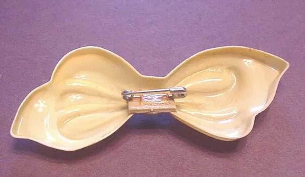 Vintage Pale Yellow Celluloid Bow Pin - image 2