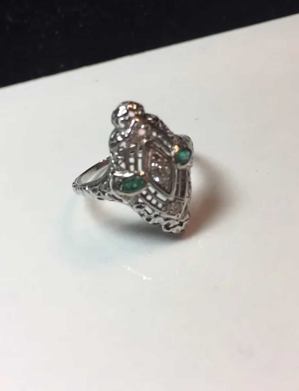 18k White Gold Emerald and Diamond Filigree Ring - image 3