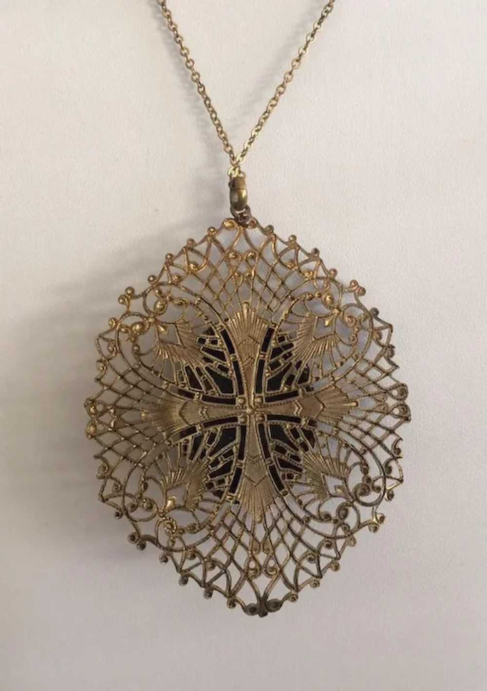 Victorian Cameo Pendant Necklace - image 3