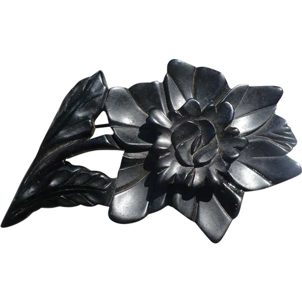 Bakelite Dimensional Flower Pin - image 1