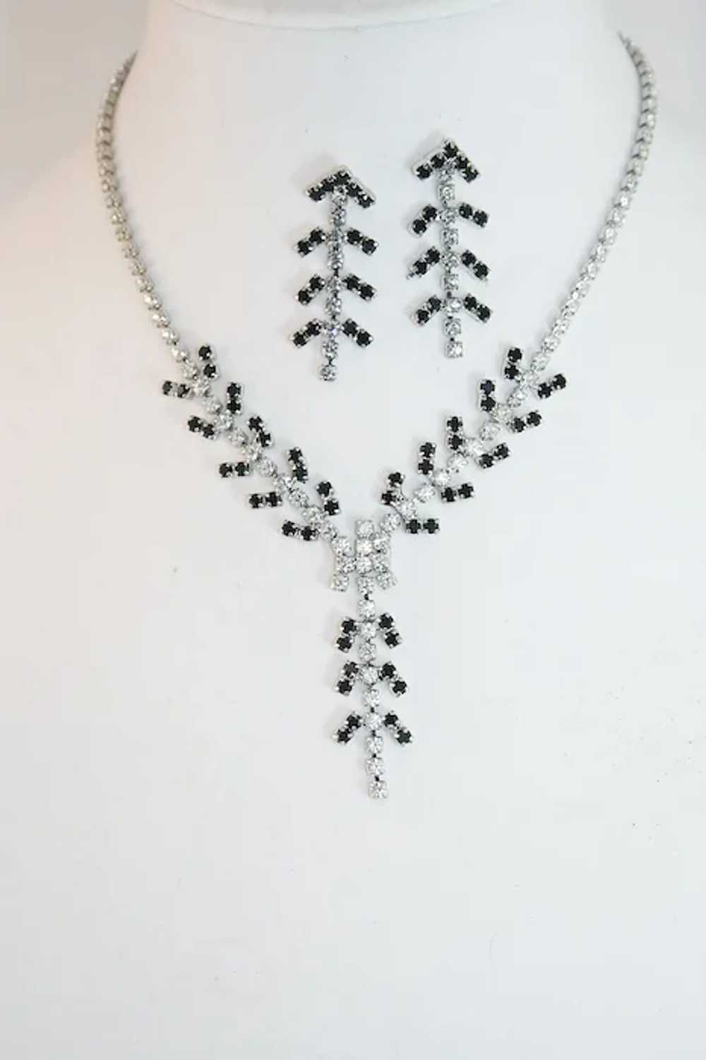 Elegant Vintage Black and Clear Rhinestone Neckla… - image 2