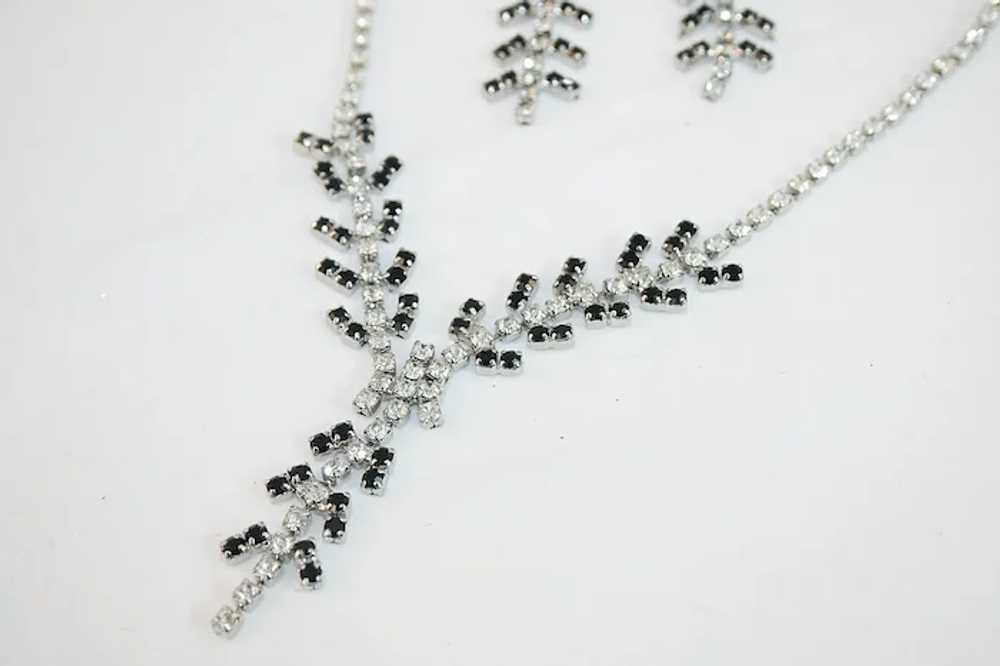 Elegant Vintage Black and Clear Rhinestone Neckla… - image 4