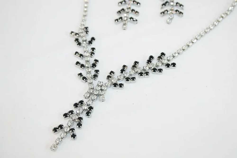 Elegant Vintage Black and Clear Rhinestone Neckla… - image 5