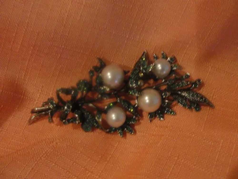Rhinestone and faux pearl Spray Pin - Free shippi… - image 1