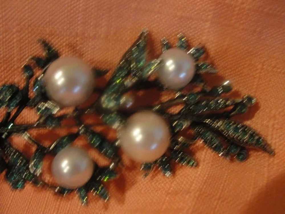 Rhinestone and faux pearl Spray Pin - Free shippi… - image 2