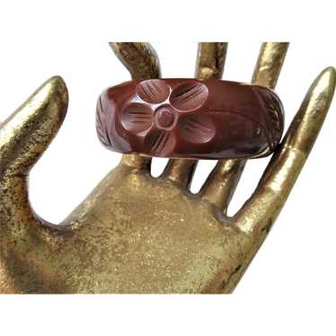 STUNNING Art Deco Deeply Carved Bakelite Bracelet,