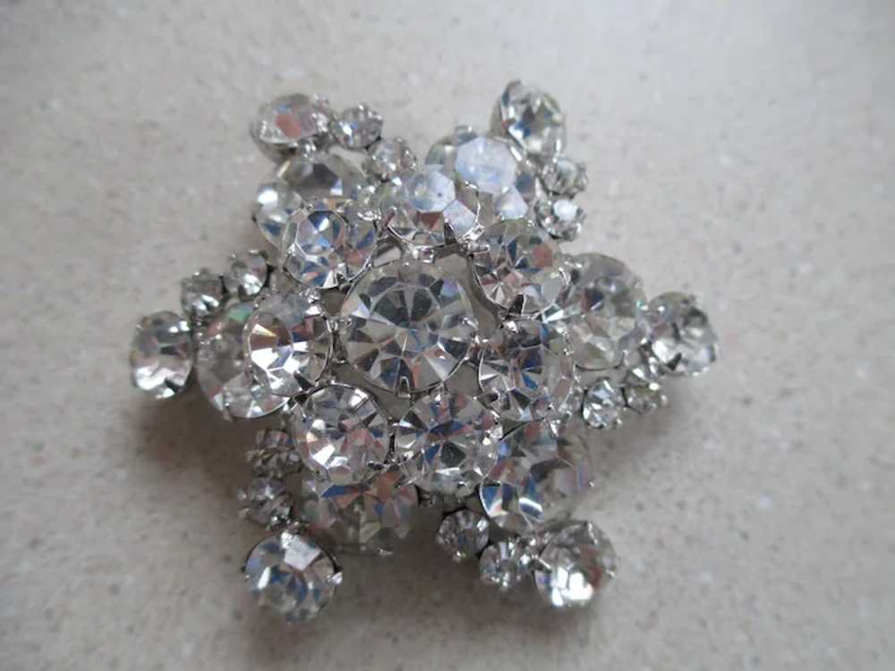 GLITZY Juliana Art Glass Star Brooch - image 2