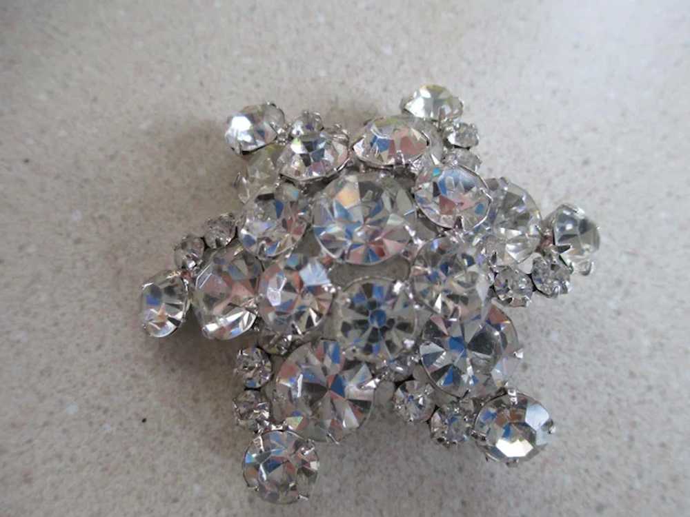 GLITZY Juliana Art Glass Star Brooch - image 3