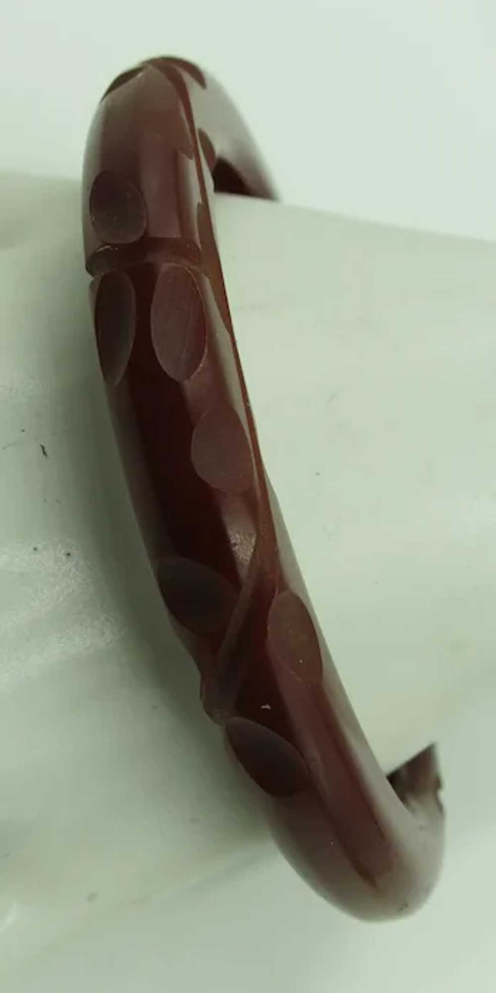 VINTAGE Chocolate Bakelite Hand-carved Bracelet - image 5