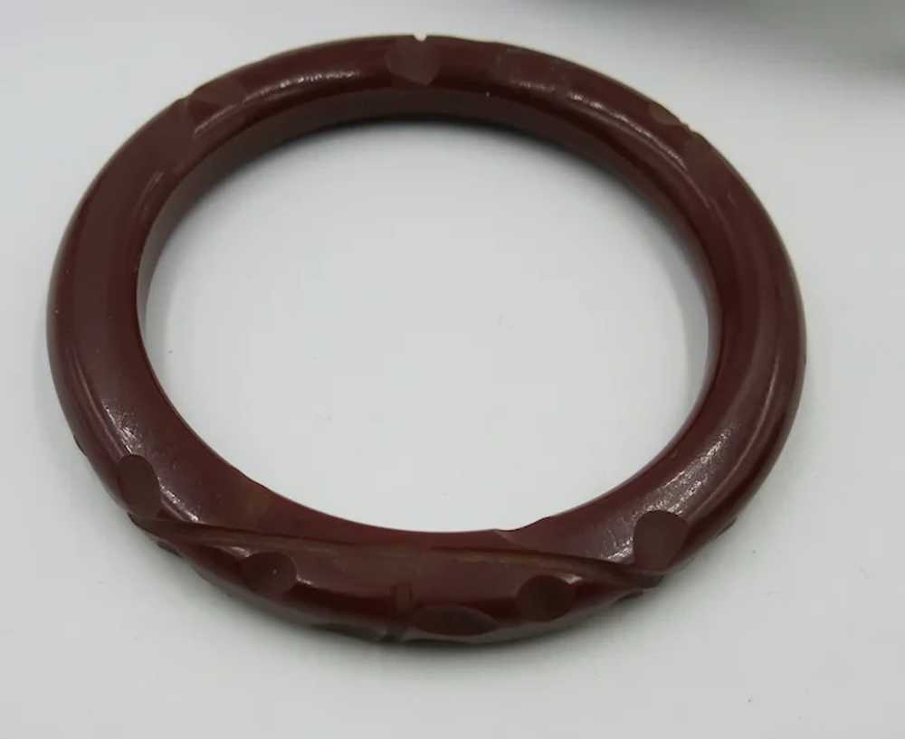VINTAGE Chocolate Bakelite Hand-carved Bracelet - image 7