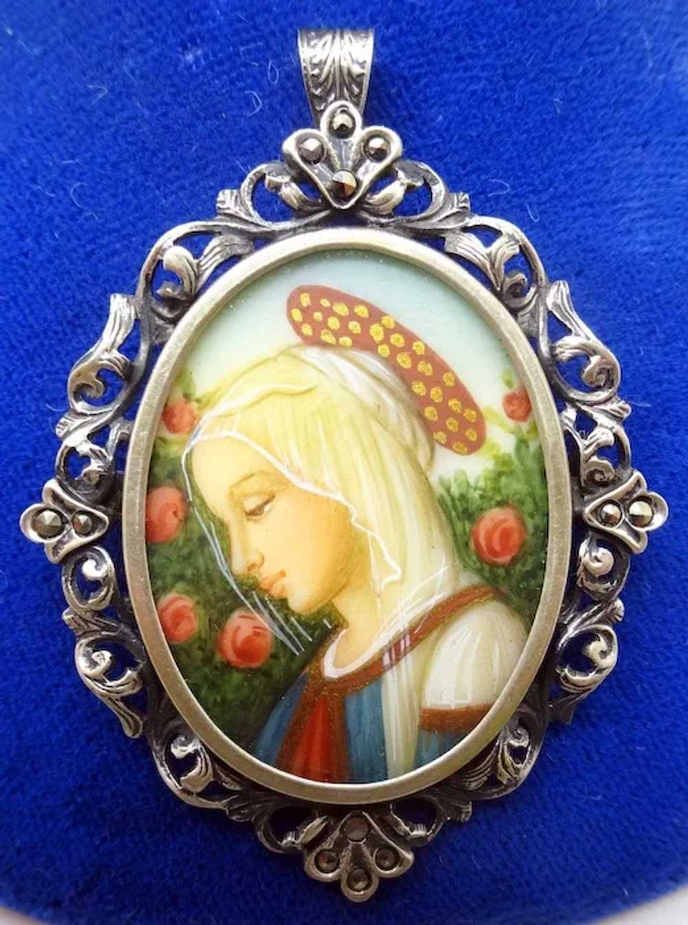 .800 Silver Hand Painted Portrait Pin / Pendant - image 2