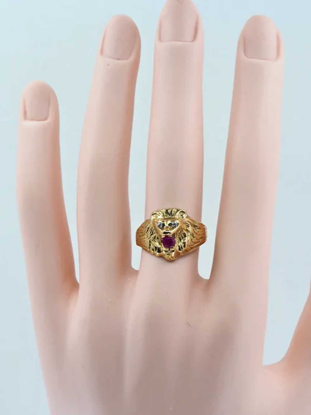 18K solid gold diamond and ruby lion head Finely … - image 3