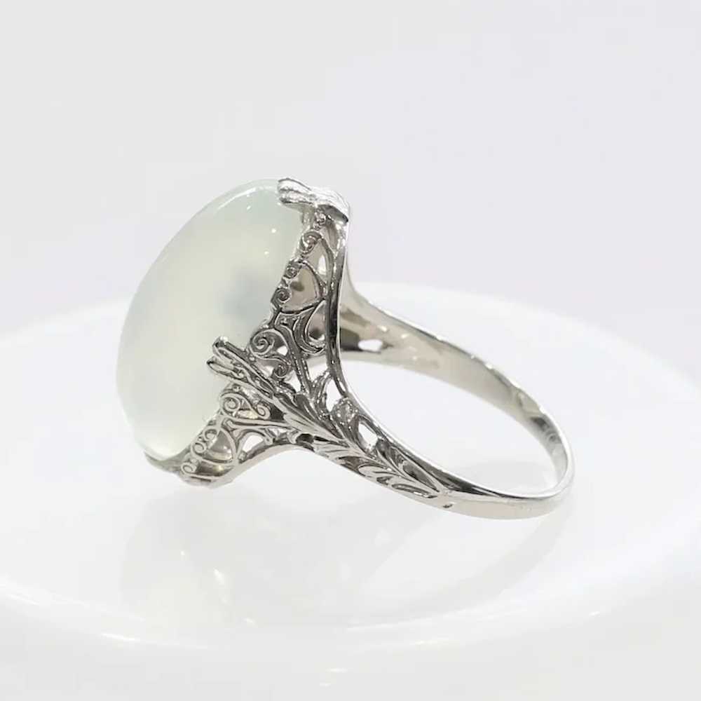 Lady's Vintage 18K Moonstone Ring - image 3