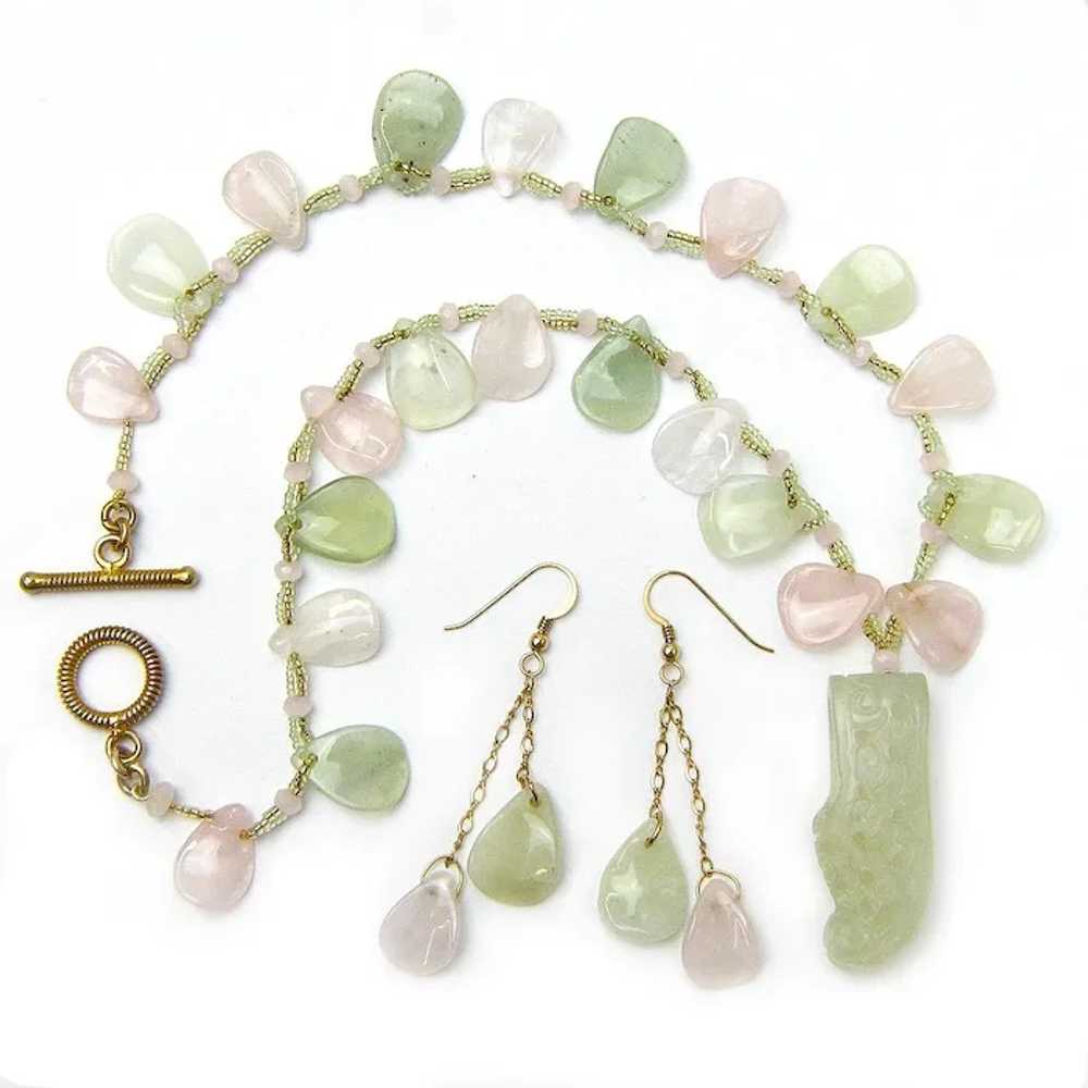 New Jade and Rose Quartz Necklace  w/ Carved Shoe… - image 2