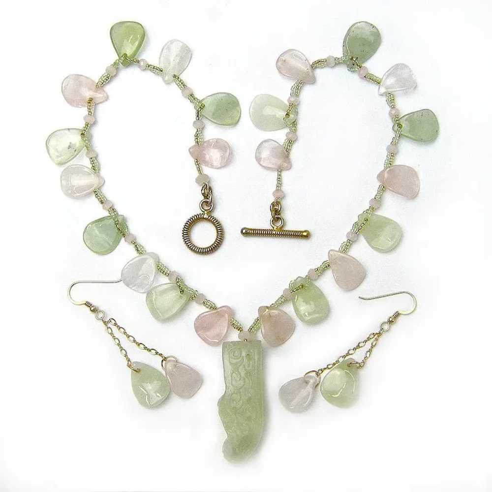 New Jade and Rose Quartz Necklace  w/ Carved Shoe… - image 5