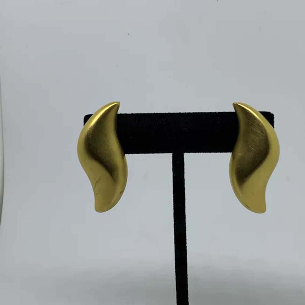 Givenchy Big Gold-tone Earrings Clip Paris New Yo… - image 4