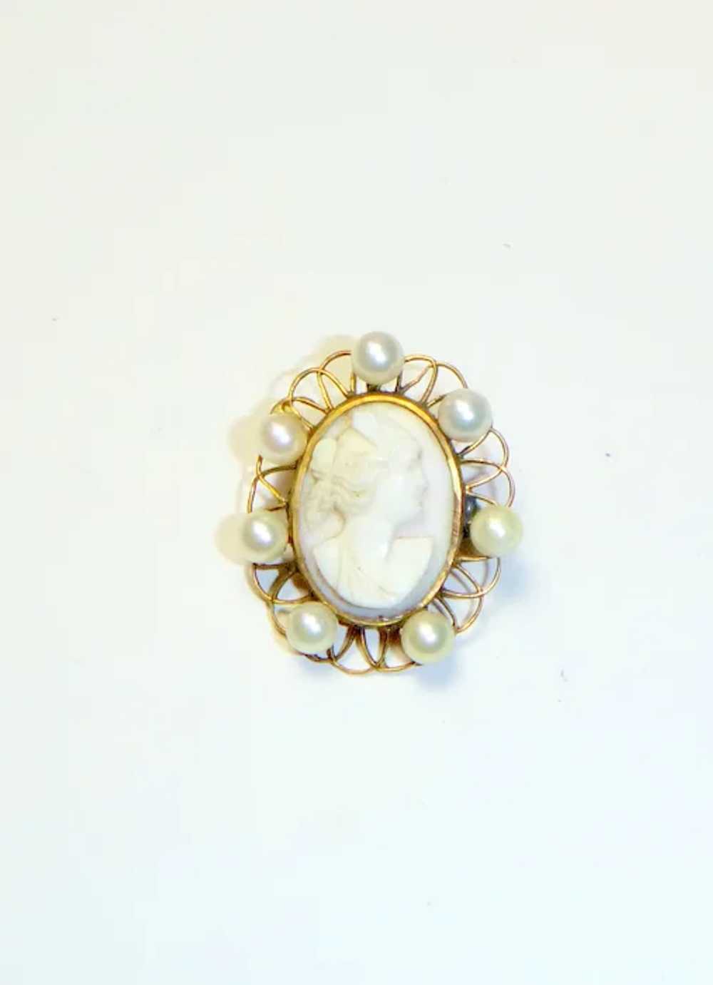 Vintage Conch Shell & Cultured Pearl Cameo Brooch - image 5