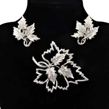 Emmons vintage leaf brooch - Gem