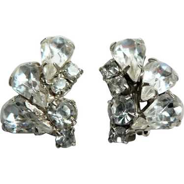 Beautiful Signed Weiss Clear Climber Clip Earrings - image 1