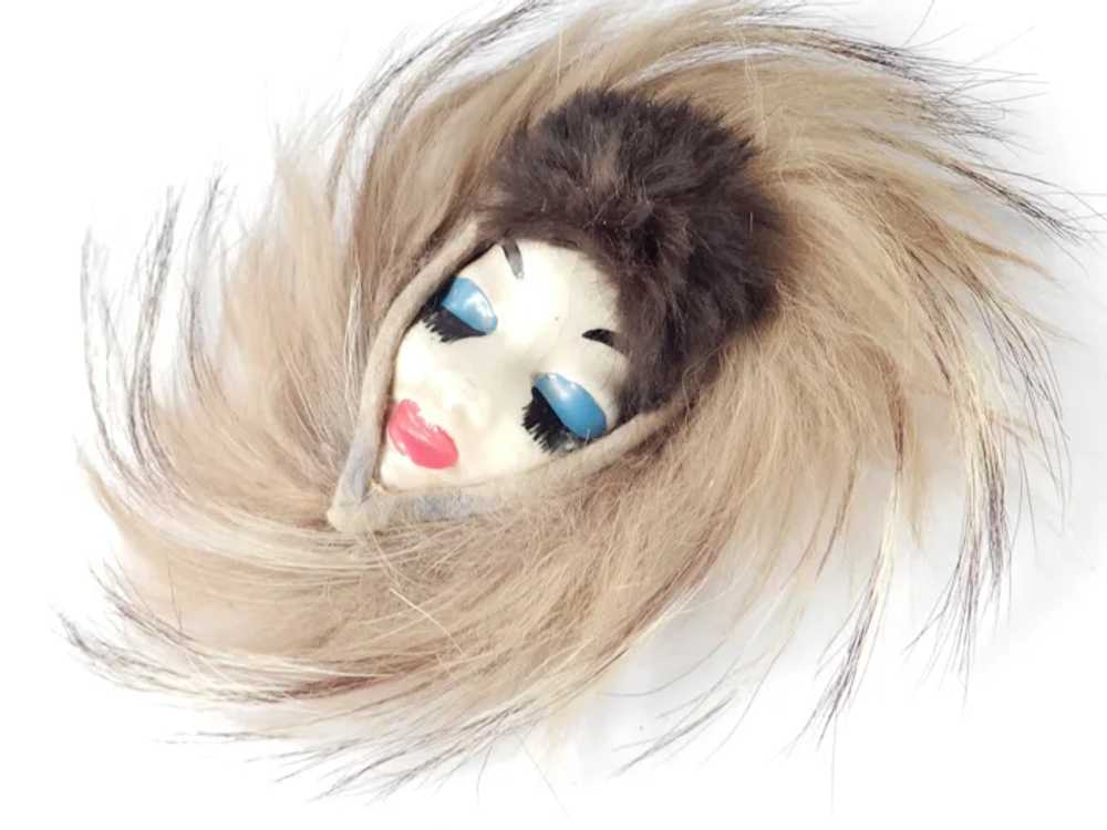 Elzac Ceramic Victim of Fashion Face Faux Fur Fea… - image 2