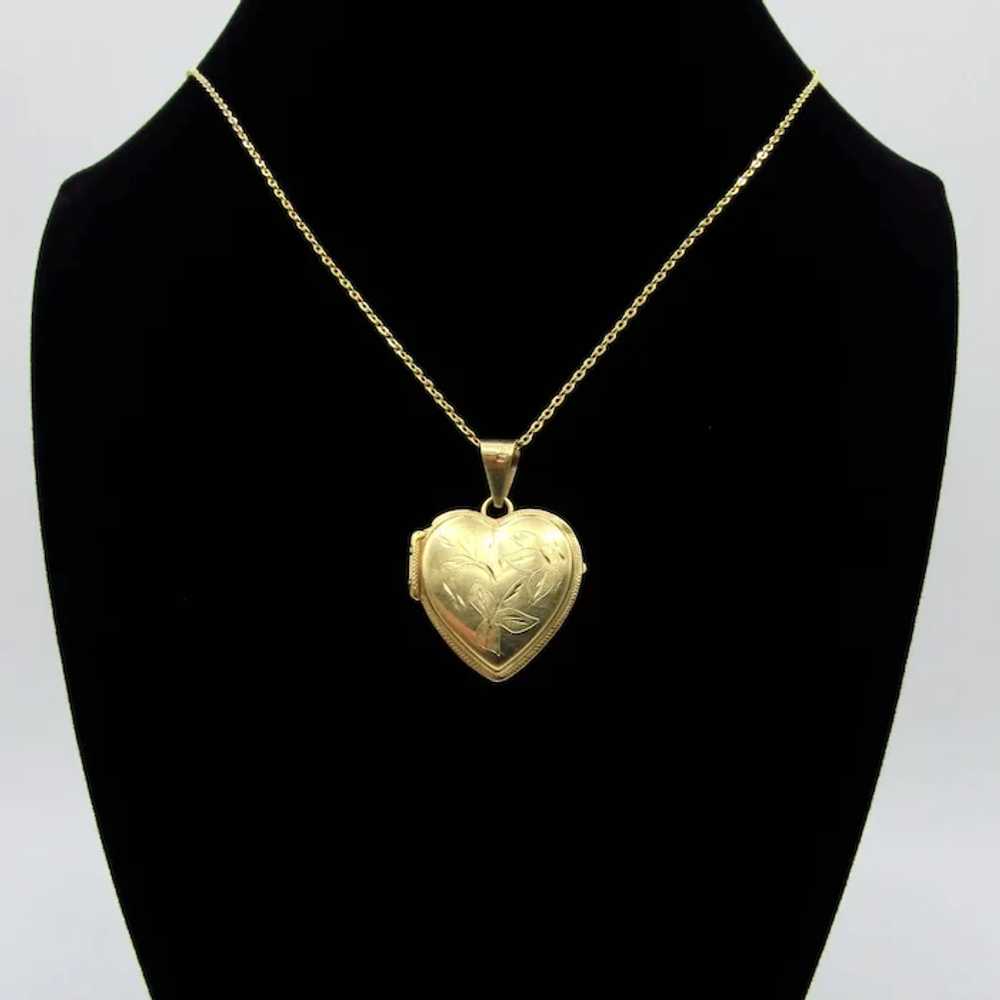 14K Yellow Gold Heart Floral Locket - image 5