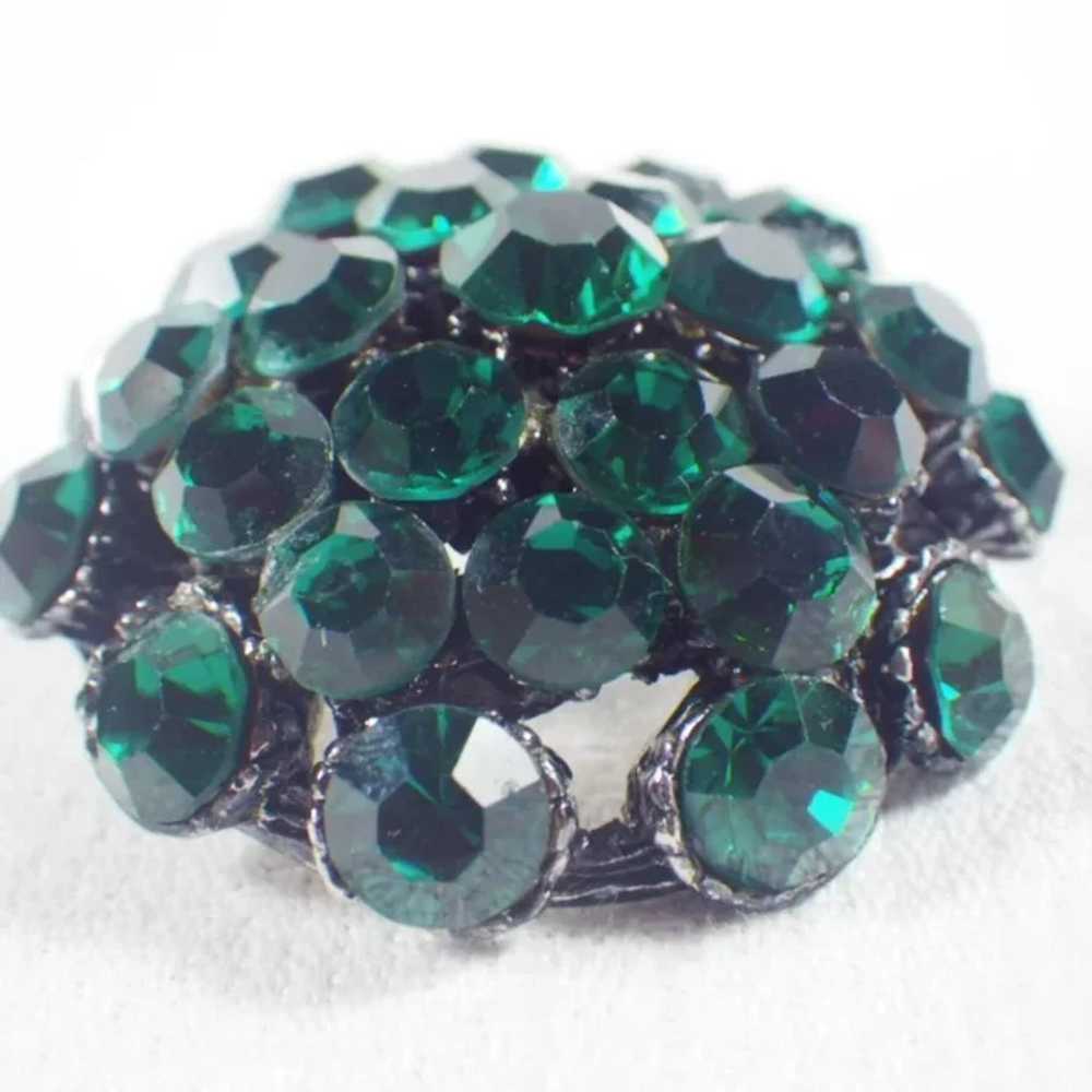 Vintage Brilliant Emerald Green Rhinestone Brooch - image 3