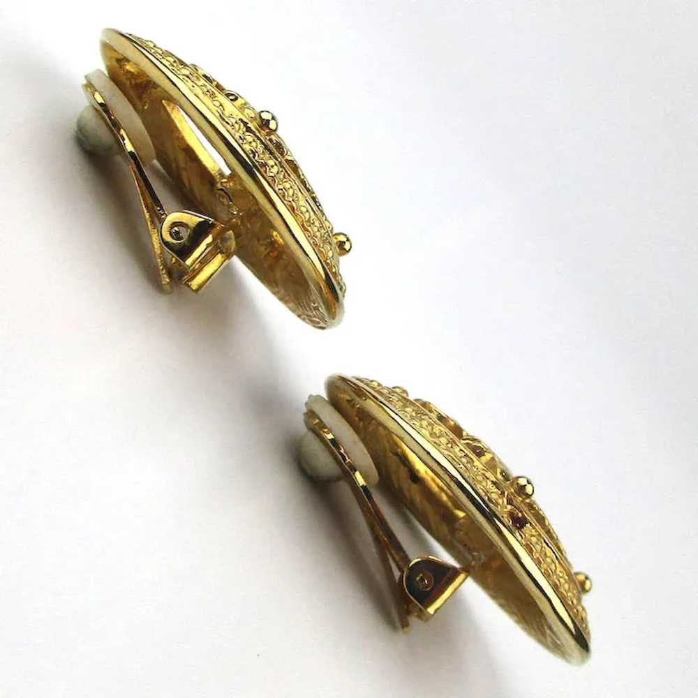 Vintage IVANA Goldtone Crest Clip Earrings - image 2