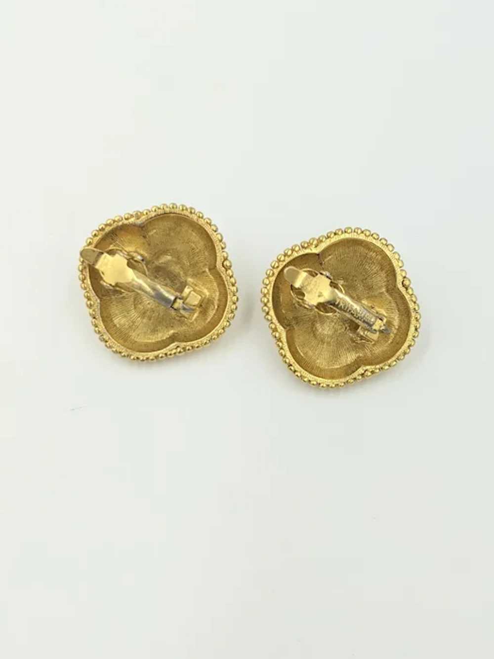 Trifari Vintage Designer Gold Tone Clip Earrings - image 5