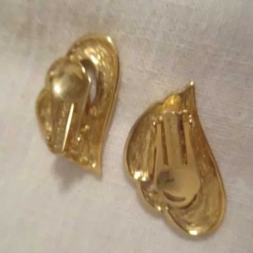 Sarah Coventry Clip-on Gold Tone Earrings - image 4