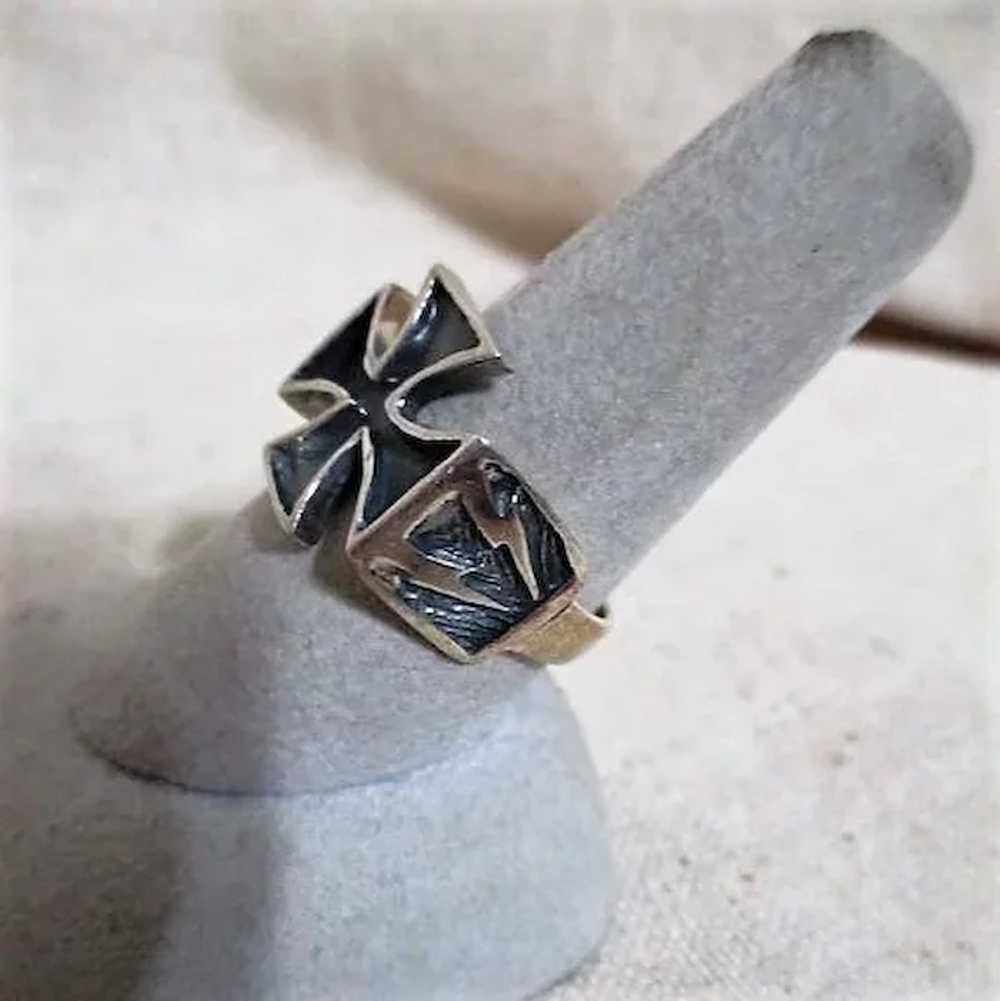 Sterling Silver Ring with Maltese Cross and Light… - image 3