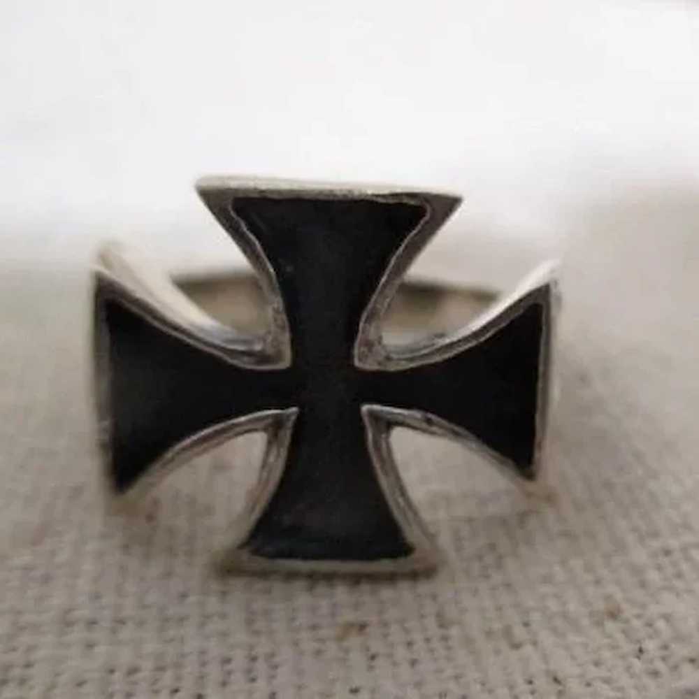 Sterling Silver Ring with Maltese Cross and Light… - image 6