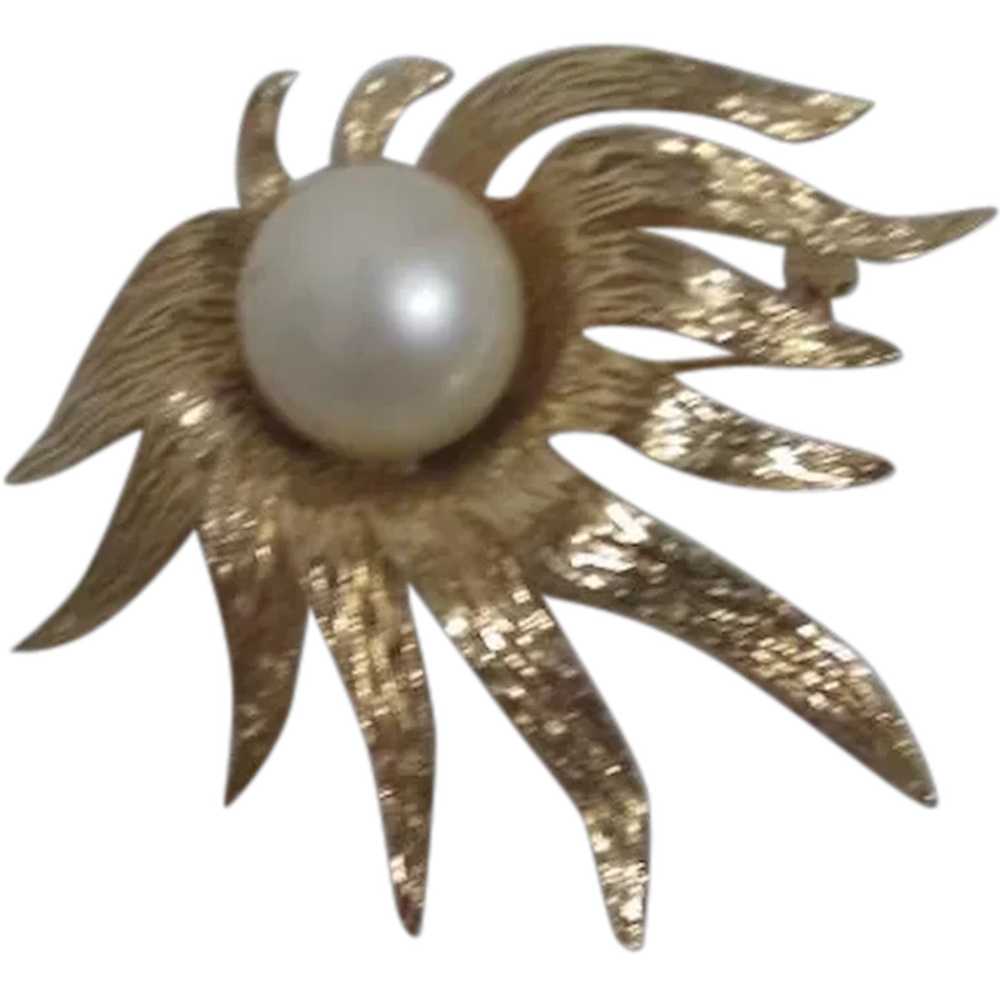 Tara Gold Tone Brooch with Large Faux Pearl - image 1