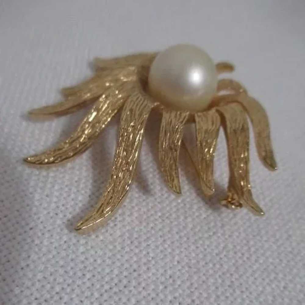 Tara Gold Tone Brooch with Large Faux Pearl - image 8