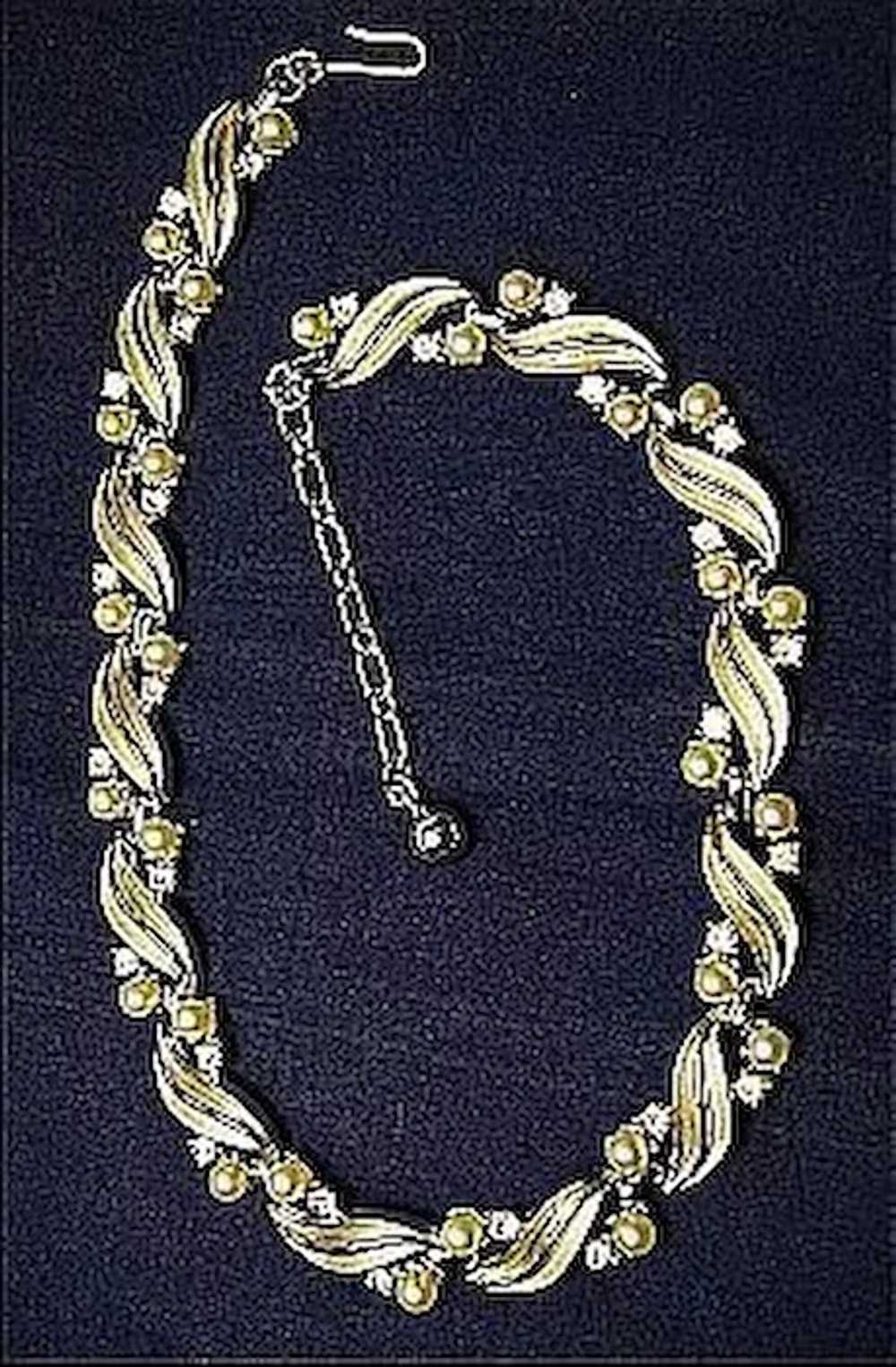 Necklace Trifari Vintage Faux Pearl & Rhinestone … - image 3