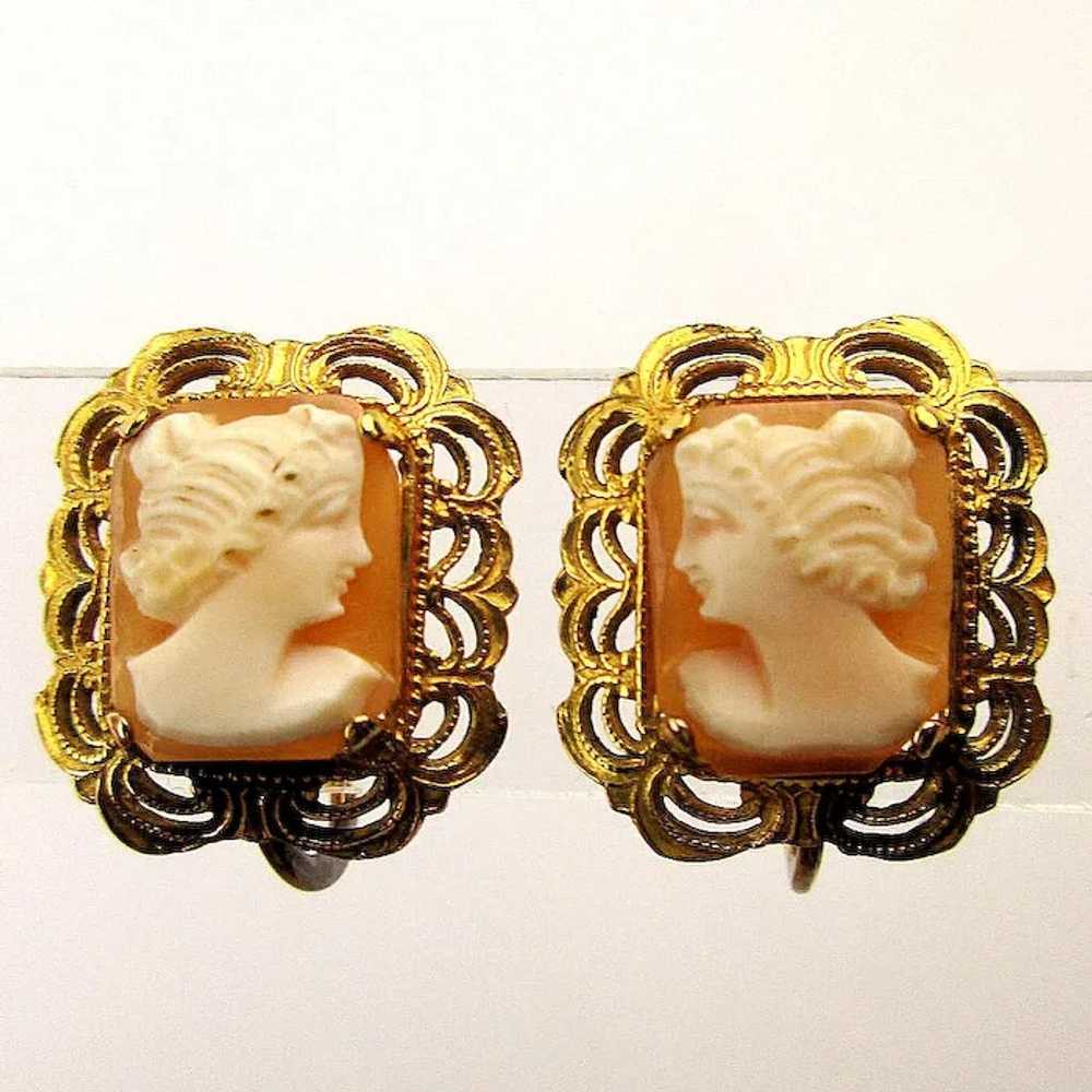 Vintage Carved Shell Cameo Pin w/ Earrings Set - … - image 4