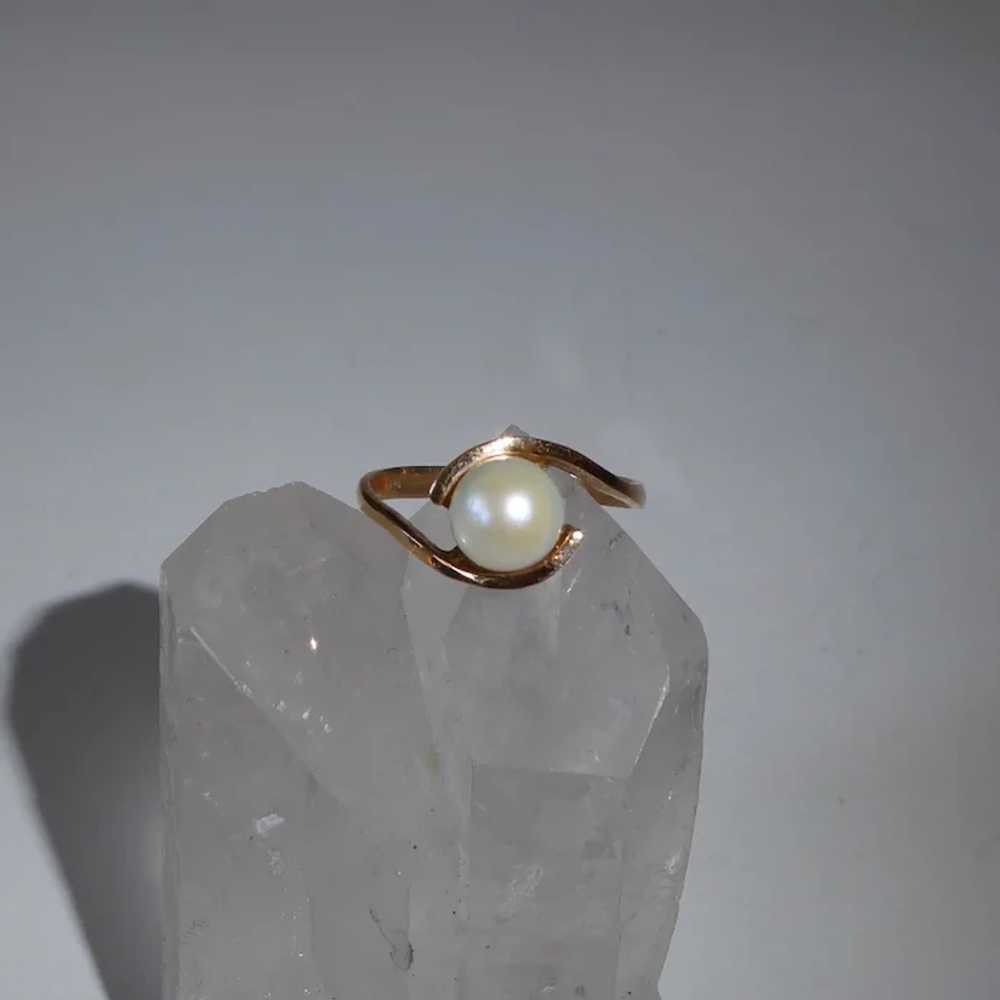 14k Mid-Century Modern Cultured Pearl Bypass Ring - image 8