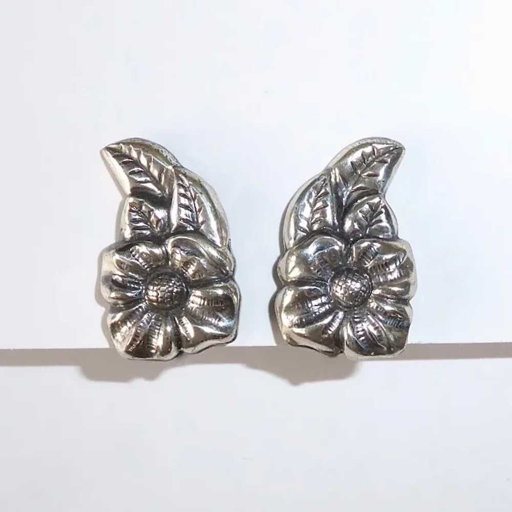 Repousse Sterling Floral Screw Back Earrings - image 2