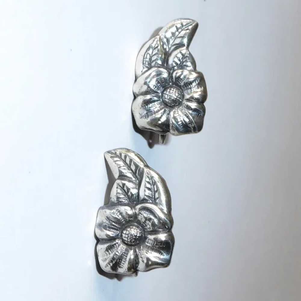 Repousse Sterling Floral Screw Back Earrings - image 4