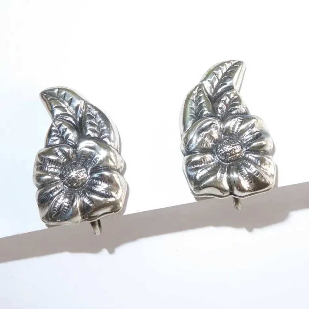 Repousse Sterling Floral Screw Back Earrings - image 7